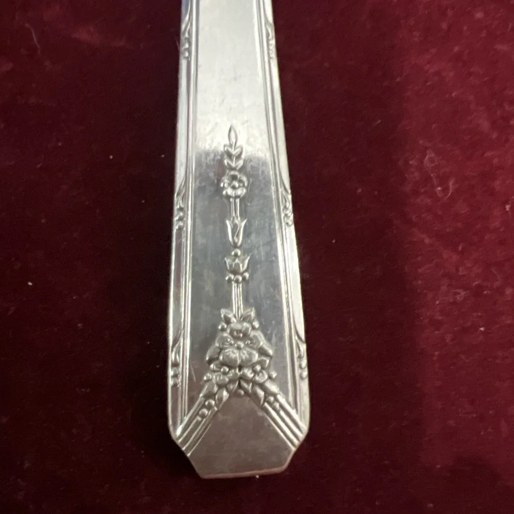 1 Soup, Spoon, Milady Oneida Community‎ 1940 Silver Plate Silverplate Floral